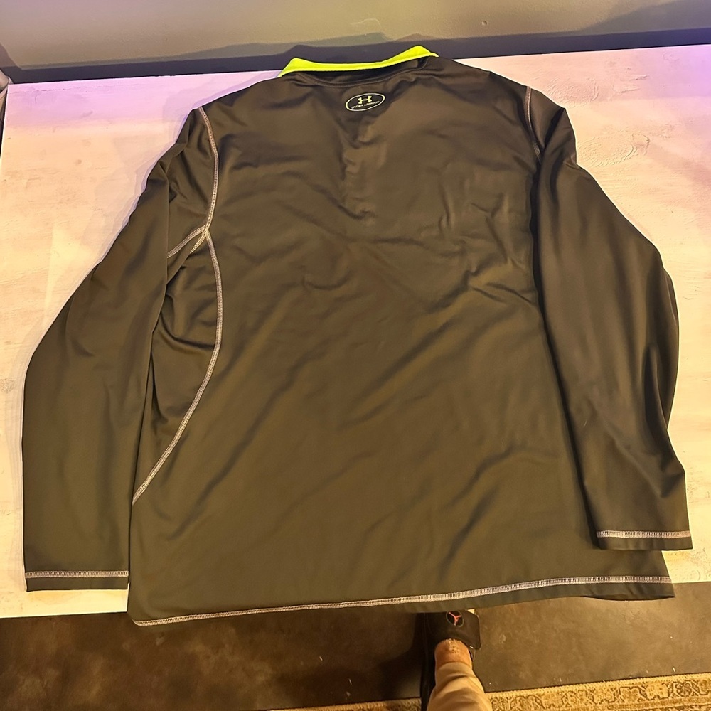 Under Armour Men's Performance Jacket in Black and Yellow 1/4 Zip - Picture 4 of 10